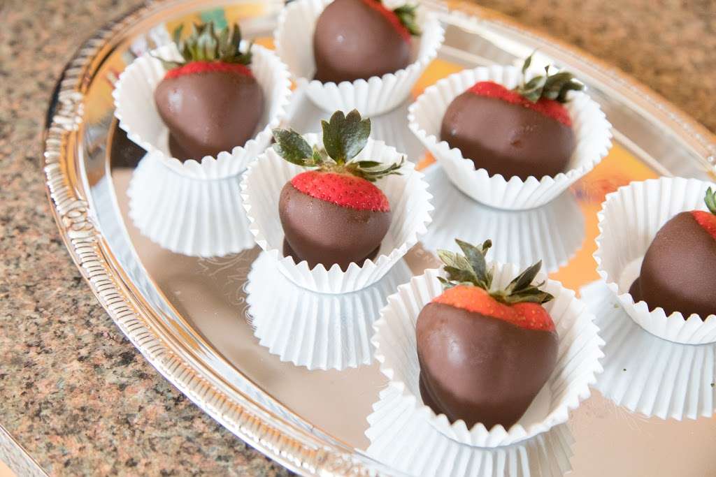 Edible Arrangements | 20669 W Lake Houston Pkwy Suite E, Humble, TX 77346, USA | Phone: (281) 852-1335