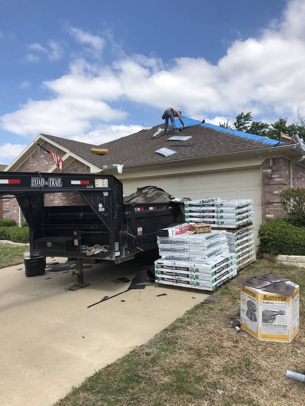 Astro Roofing | 816 Park Forest Dr, Hurst, TX 76053, USA | Phone: (817) 285-7663