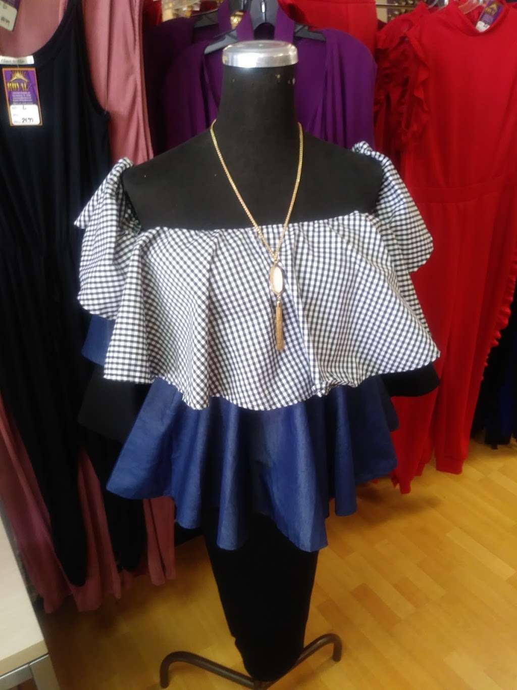 royal kouture clothing boutique | 7654 FM78, San Antonio, TX 78244, USA | Phone: (210) 333-6001