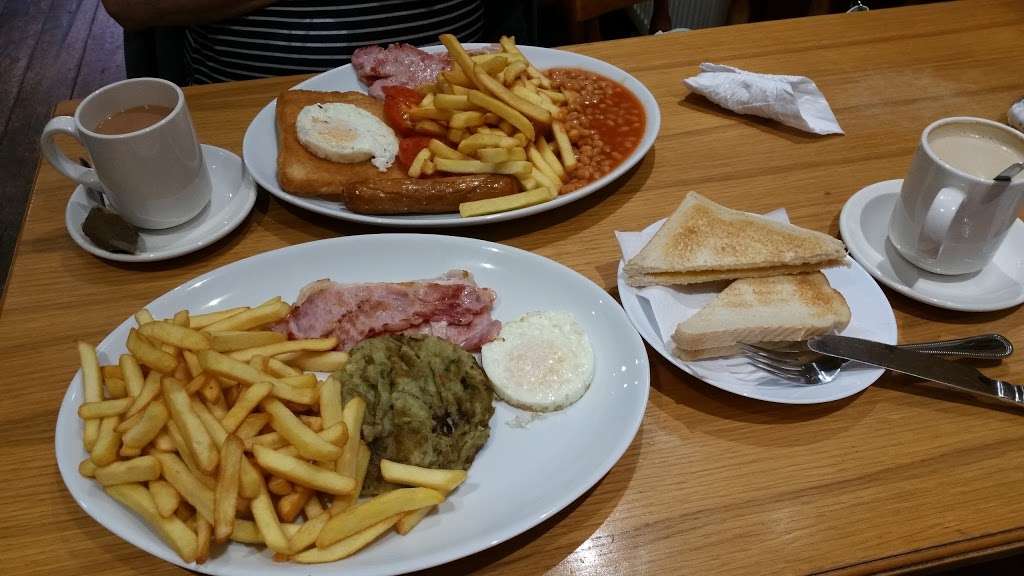 Josephs Cafe & Restaurant London | 137 Stoke Newington High St, Stoke Newington, London N16 0NY, UK | Phone: 020 7254 6668