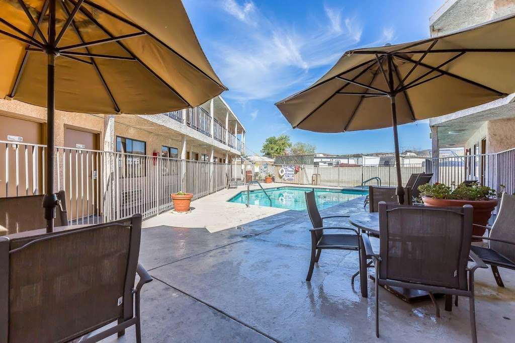 Rodeway Inn Magic Mountain Area | 31558 Castaic Rd, Castaic, CA 91384 | Phone: (661) 295-1100