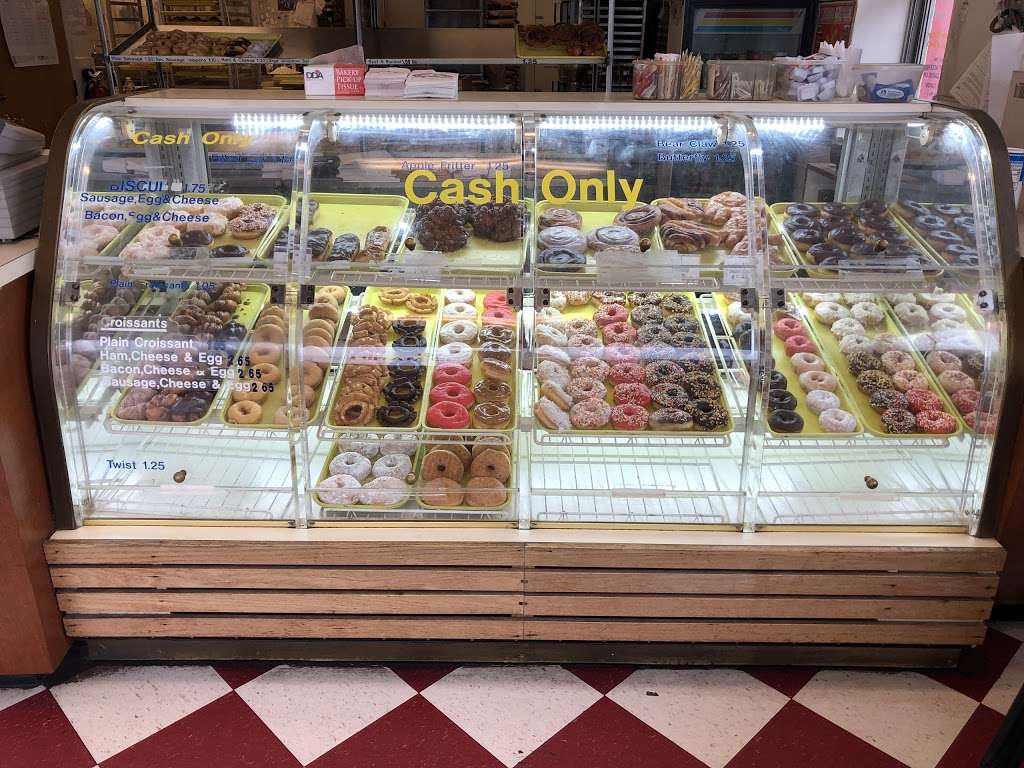 Family Donuts | 13801 Hiram Clarke Rd ste a, Houston, TX 77045, USA | Phone: (713) 433-4144