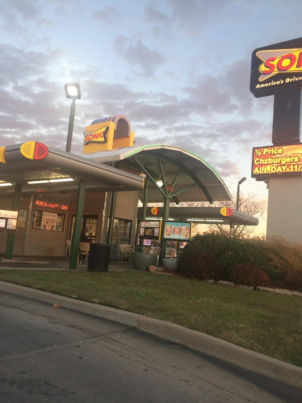 Sonic Drive-In | 1024 E Louis Blvd, Mulvane, KS 67110, USA | Phone: (316) 777-4030