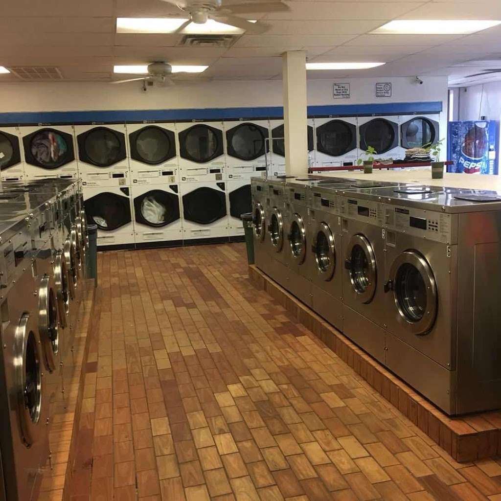 Maytag Laundromat | 1801 Washington Ave, Philadelphia, PA 19146, USA | Phone: (215) 985-0179