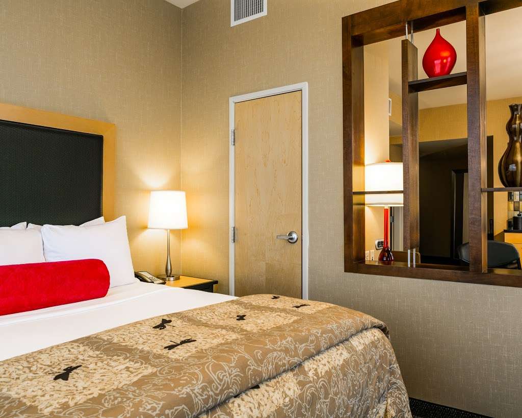 Cambria Hotel Denver International Airport | 16001 E 40th Cir, Aurora, CO 80011 | Phone: (303) 576-9600