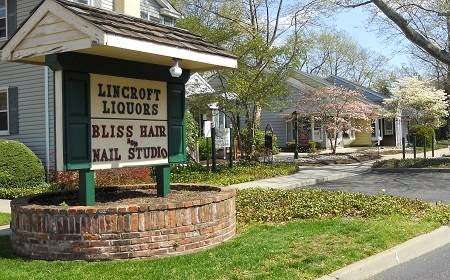Lincroft Wine and Liquors | 3 Swimming River Rd, Lincroft, NJ 07738, USA | Phone: (732) 747-0118