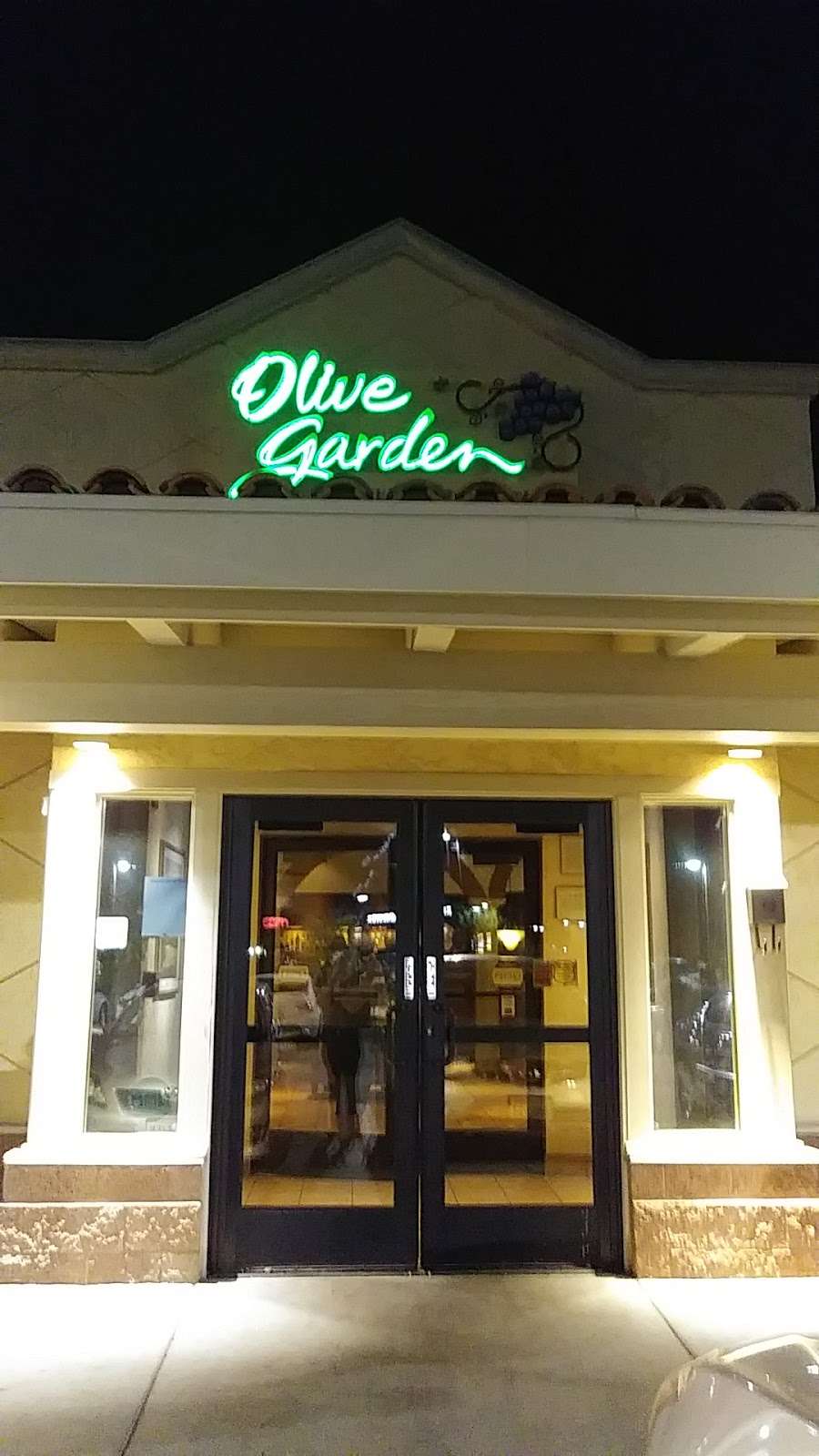 Olive Garden Italian Restaurant | 1051 W Rancho Vista Blvd, Palmdale, CA 93551, USA | Phone: (661) 266-7927