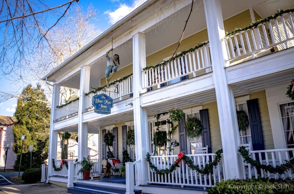 The Blue Max Inn | 300 Bohemia Ave, Chesapeake City, MD 21915 | Phone: (410) 885-2781