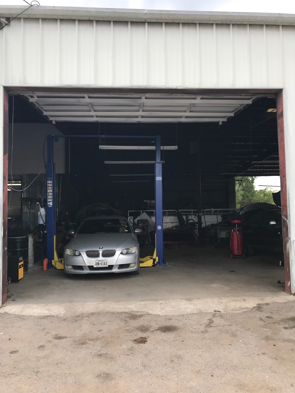 Davo’s Auto Repair & Service | 413 Bastrop Hwy, Austin, TX 78741 | Phone: (512) 774-1903