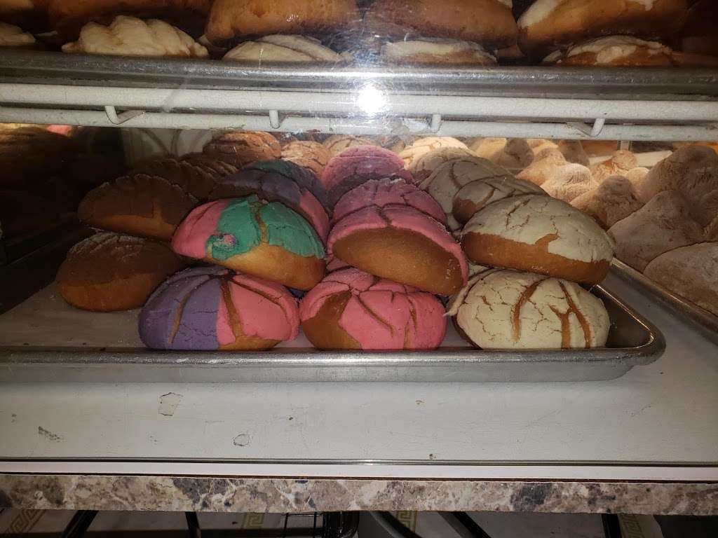 Xelapan Bakery | 904 Lonsdale Ave, Central Falls, RI 02863, USA | Phone: (401) 724-0890