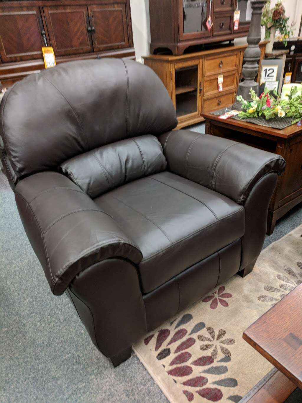 Sundeen Furniture | 241 Providence Rd, Whitinsville, MA 01588 | Phone: (508) 234-8777