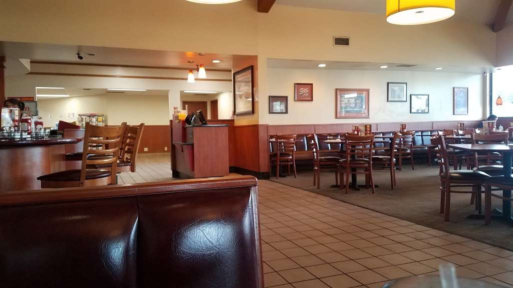 Dennys | 1815 N Foster Rd, San Antonio, TX 78244, USA | Phone: (210) 666-0063