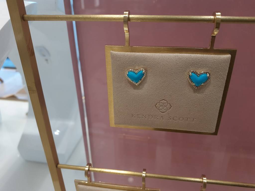 Kendra Scott | 1423 N Webb Rd #117, Wichita, KS 67206, USA | Phone: (316) 221-2844