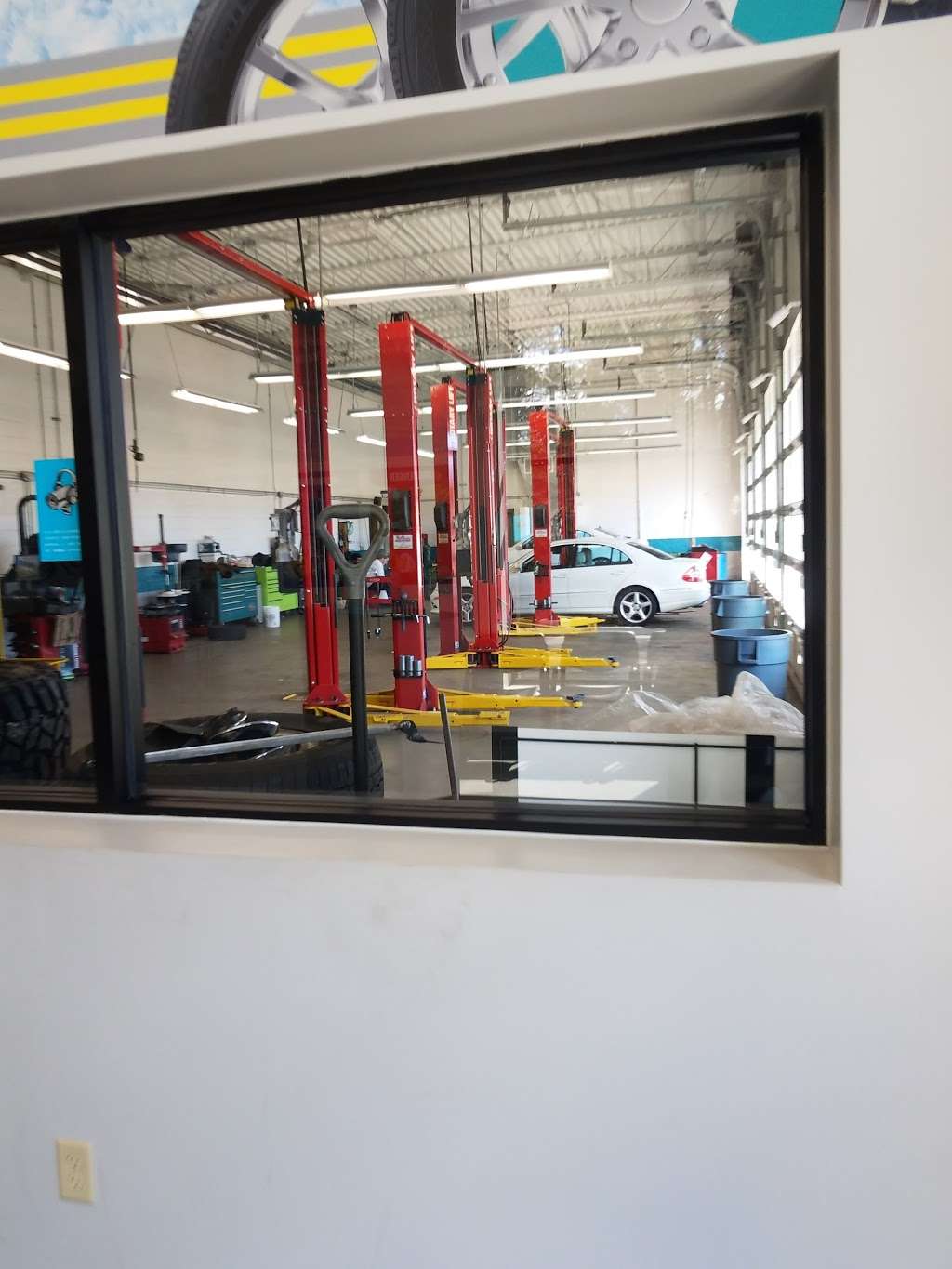 Mavis Discount Tire in 92 Brick Blvd, Brick, NJ 08723, USA