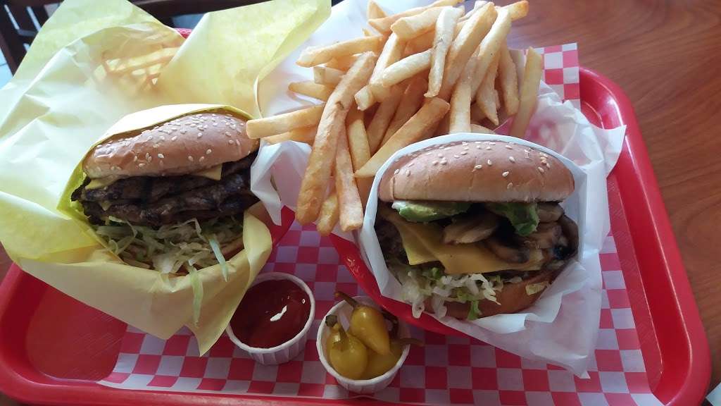 Norms Famous Charbroiled Burgers | 14244 Whittier Blvd, Whittier, CA 90605, USA | Phone: (562) 693-8616