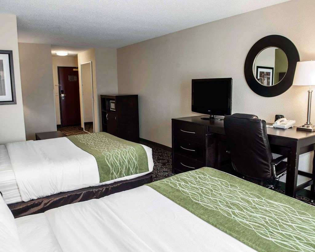 Comfort Suites | 500 W Northfield Dr, Brownsburg, IN 46112, USA | Phone: (317) 852-2000