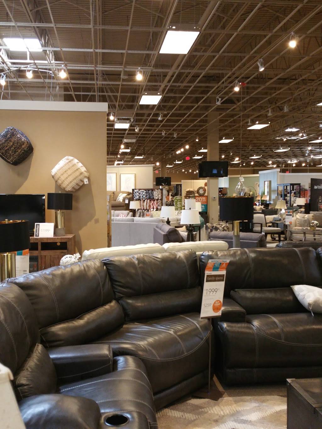 Ashley HomeStore | 8151 Blanding Blvd, Jacksonville, FL 32244 | Phone: (904) 221-2347