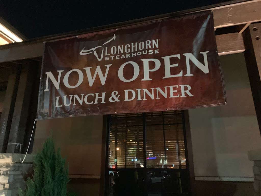 LongHorn Steakhouse | 1000 Broadhollow Rd, Farmingdale, NY 11735, USA | Phone: (631) 249-0317