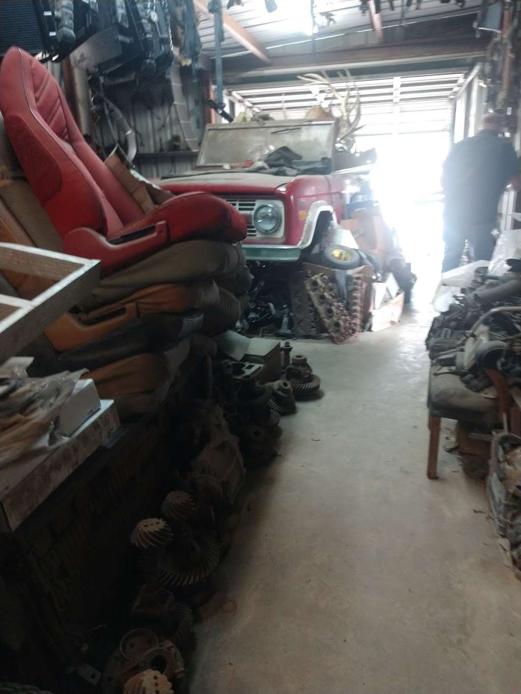 Pasadena 4X4 Salvage | 2410 Beverly Rd, Pasadena, TX 77503 | Phone: (281) 487-0184