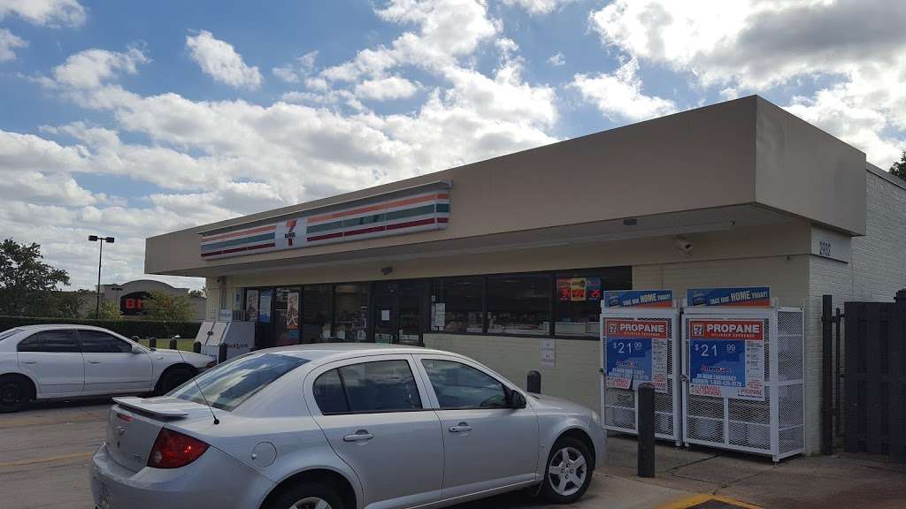 7-Eleven | 2932 Mt Holly-Huntersville Rd, Charlotte, NC 28214, USA | Phone: (704) 392-4936