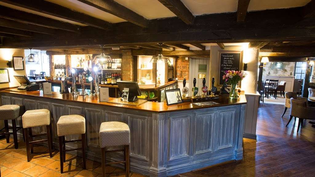 Five Horseshoes | 1 Church Rd, Little Berkhamsted, Hertford SG13 8LY, UK | Phone: 01707 875055