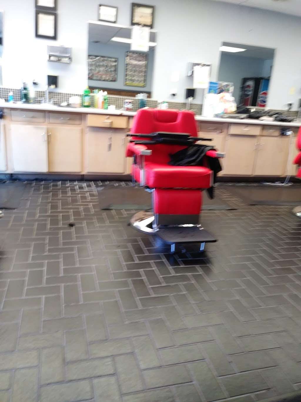 Highbaughs Barber Shop | 2042 N Harding St, Indianapolis, IN 46202, USA | Phone: (317) 632-6176