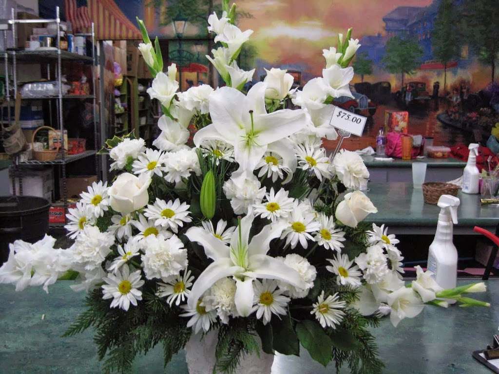 Vickies Flowers | 4508 Lincoln Ave, Cypress, CA 90630 | Phone: (714) 826-8500