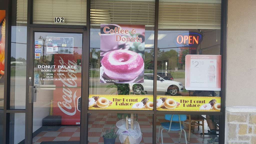 Donut Palace - bakery  | Photo 3 of 10 | Address: 5634 TX-78, Sachse, TX 75048, USA | Phone: (972) 495-8500