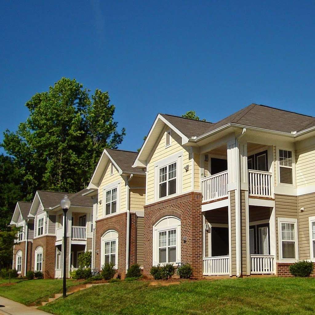 Tyvola Crossing Apartments | 2909 Cross Roads Pl, Charlotte, NC 28208, USA | Phone: (704) 376-8117