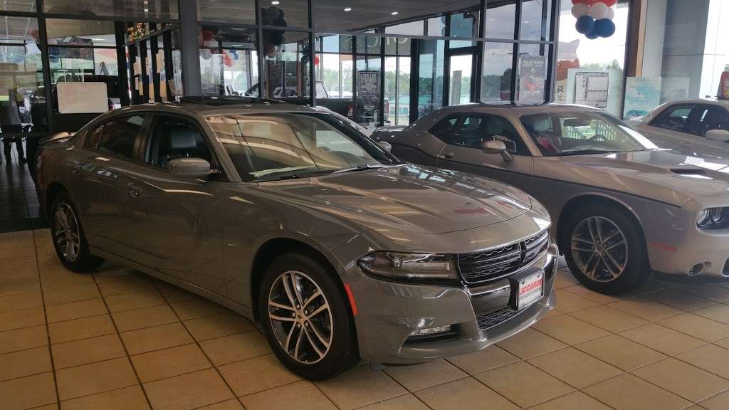 Liccardi Chrysler Dodge RAM | 130 US-22, Green Brook Township, NJ 08812 | Phone: (732) 752-7373