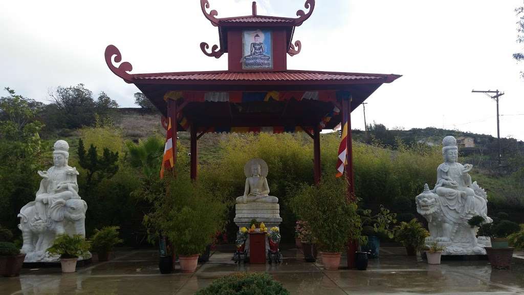 Phap Vuong Monastery | 33°0915.0"N 117°0504., I-8, Escondido, CA 92026, USA
