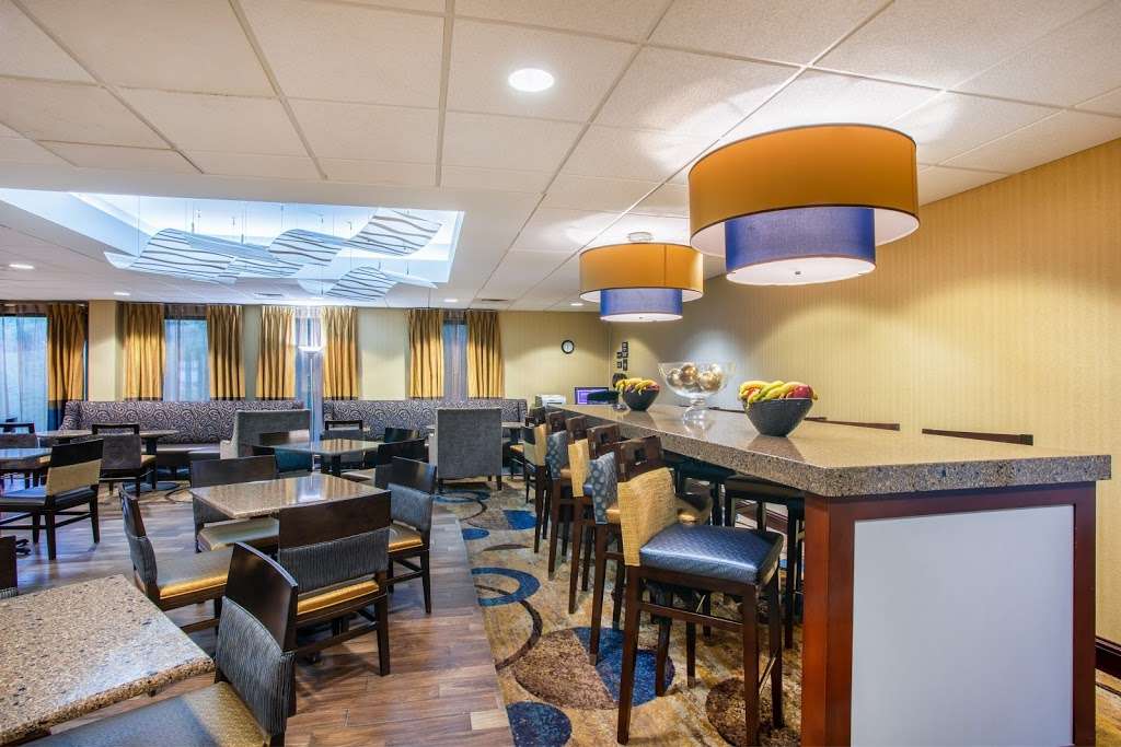 Hampton Inn Fishkill | 544 Route 9, Fishkill, NY 12524, USA | Phone: (845) 896-4000