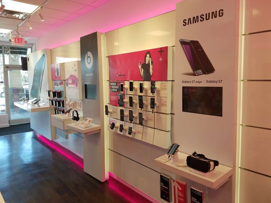 T-Mobile | 13613 Connecticut Ave, Aspen Hill, MD 20906, USA | Phone: (301) 822-4540
