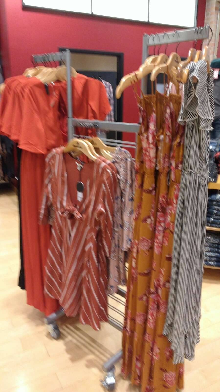 Buckle | 1837 Village West Pkwy Ste B105, Kansas City, KS 66111, USA | Phone: (913) 334-9655