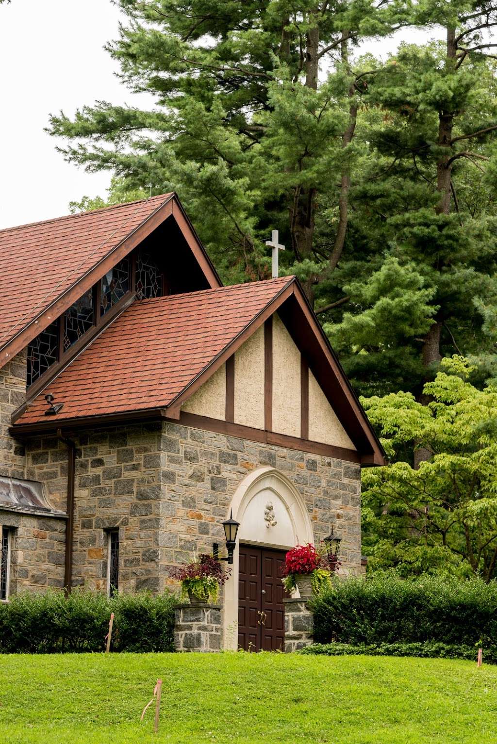 Bruckmann Memorial Chapel of Saint Joseph | Wayne, PA 19087