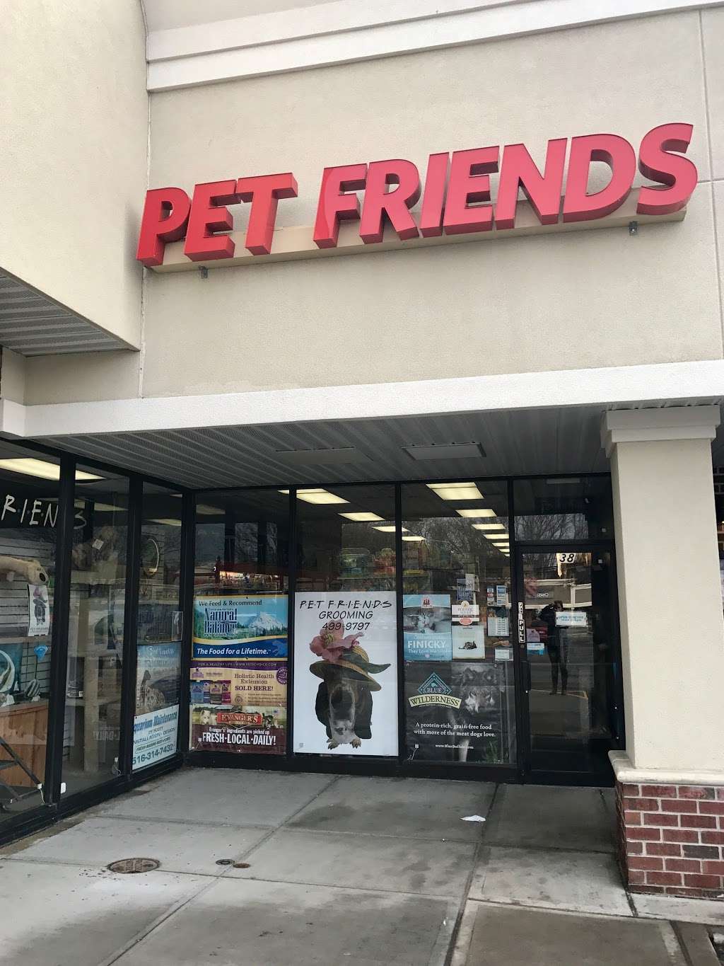 Pet Friends | 38 Vanderbilt Motor Pkwy, Commack, NY 11725 | Phone: (631) 499-9797