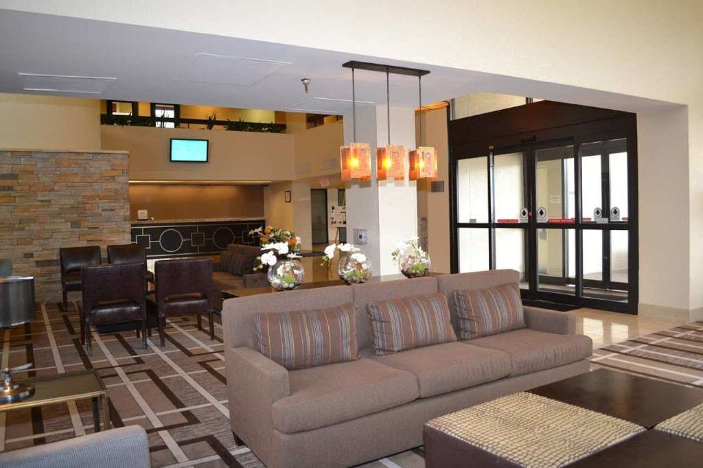 DoubleTree by Hilton Hotel Houston Hobby Airport | 8181 Airport Blvd, Houston, TX 77061, USA | Phone: (713) 645-3000