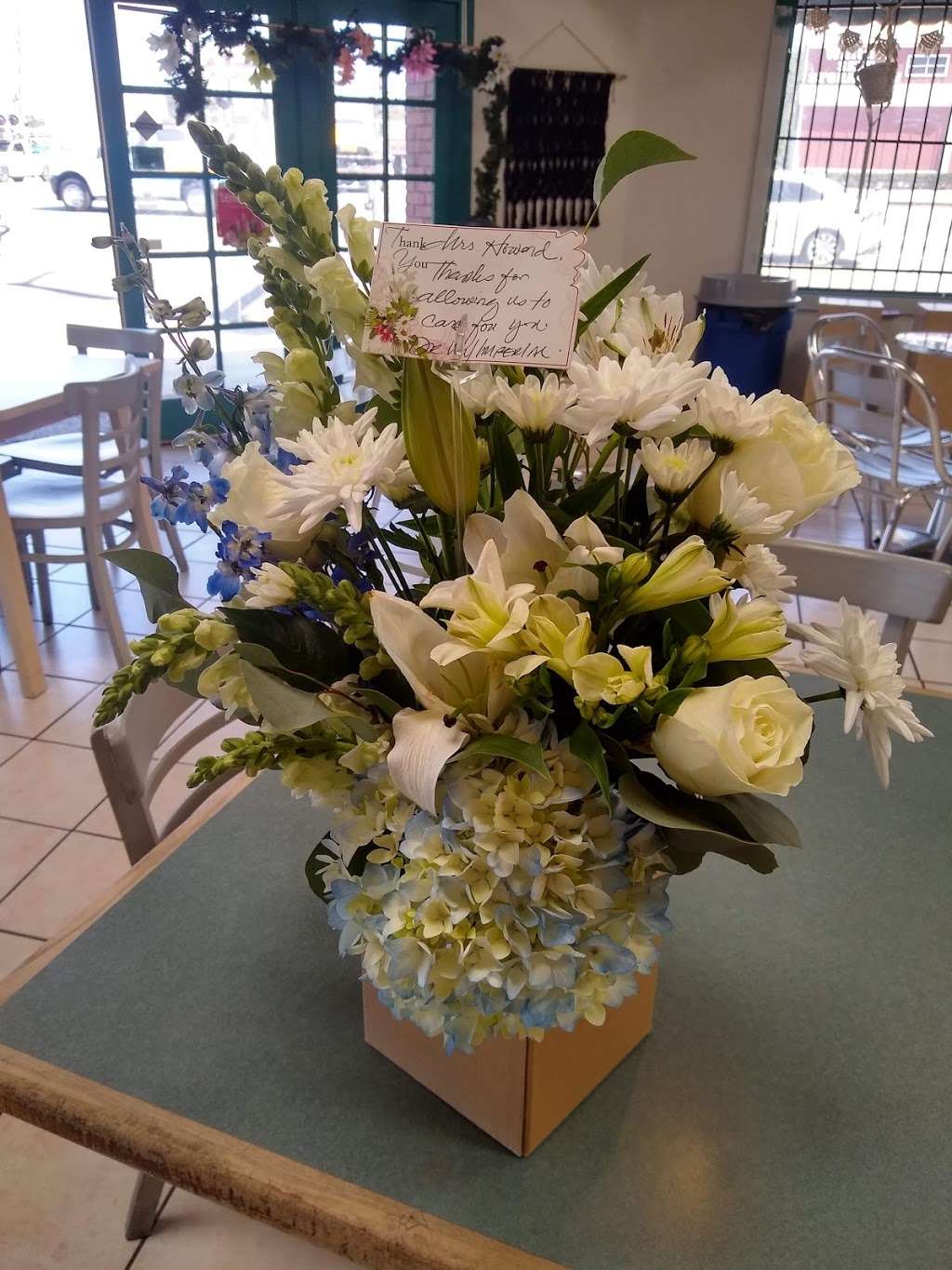 Scottys Flowers & Gifts | 10250 Colima Rd, Whittier, CA 90603 | Phone: (562) 946-6595