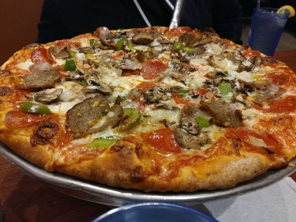 Ferrara Pizza And Pasta | 9124, 3020 Lamberton Blvd, Orlando, FL 32825 | Phone: (407) 277-2881