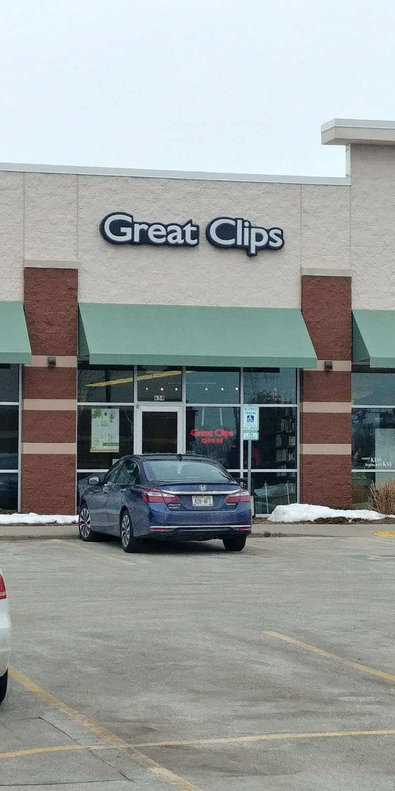 Great Clips | 654 N Edwards Blvd, Lake Geneva, WI 53147, USA | Phone: (262) 248-3222