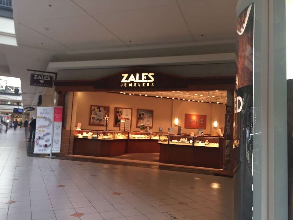 Zales | 601 Donald Lynch Blvd, Marlborough, MA 01752 | Phone: (508) 303-0013