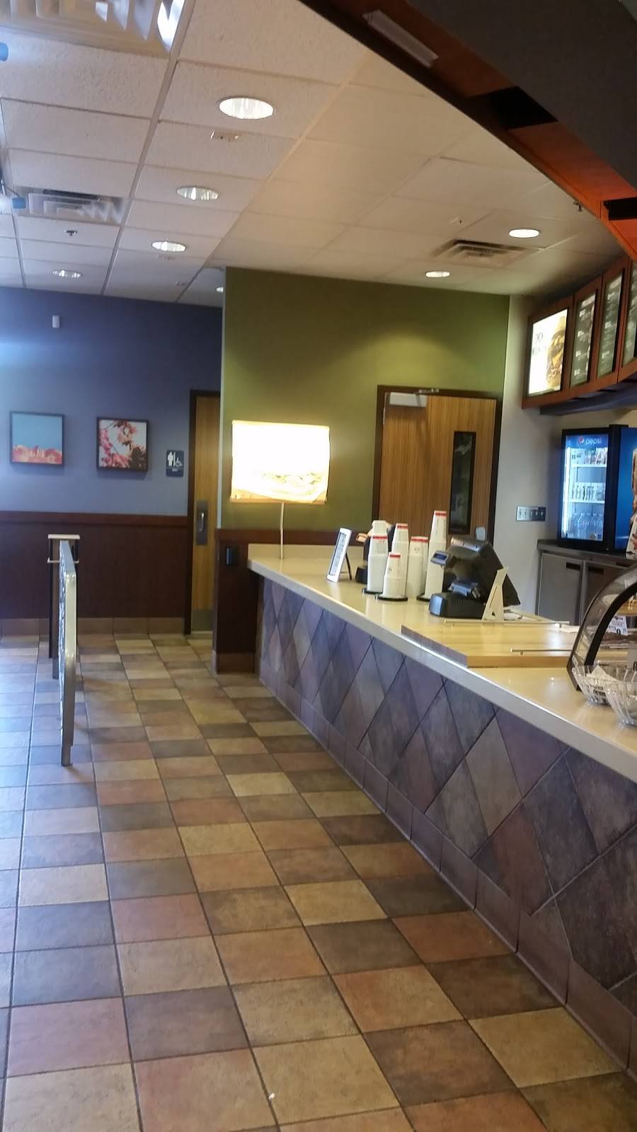 Arbys | 2889 S Market St, Gilbert, AZ 85295, USA | Phone: (480) 792-6659