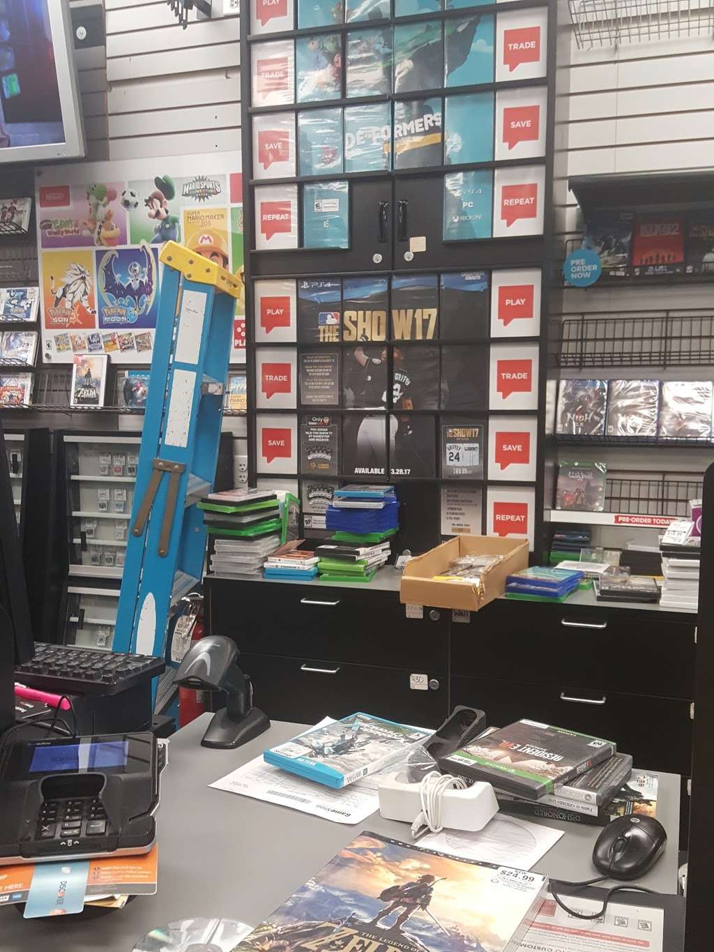GameStop | 2564 Sycamore Rd, DeKalb, IL 60115, USA | Phone: (815) 787-2888