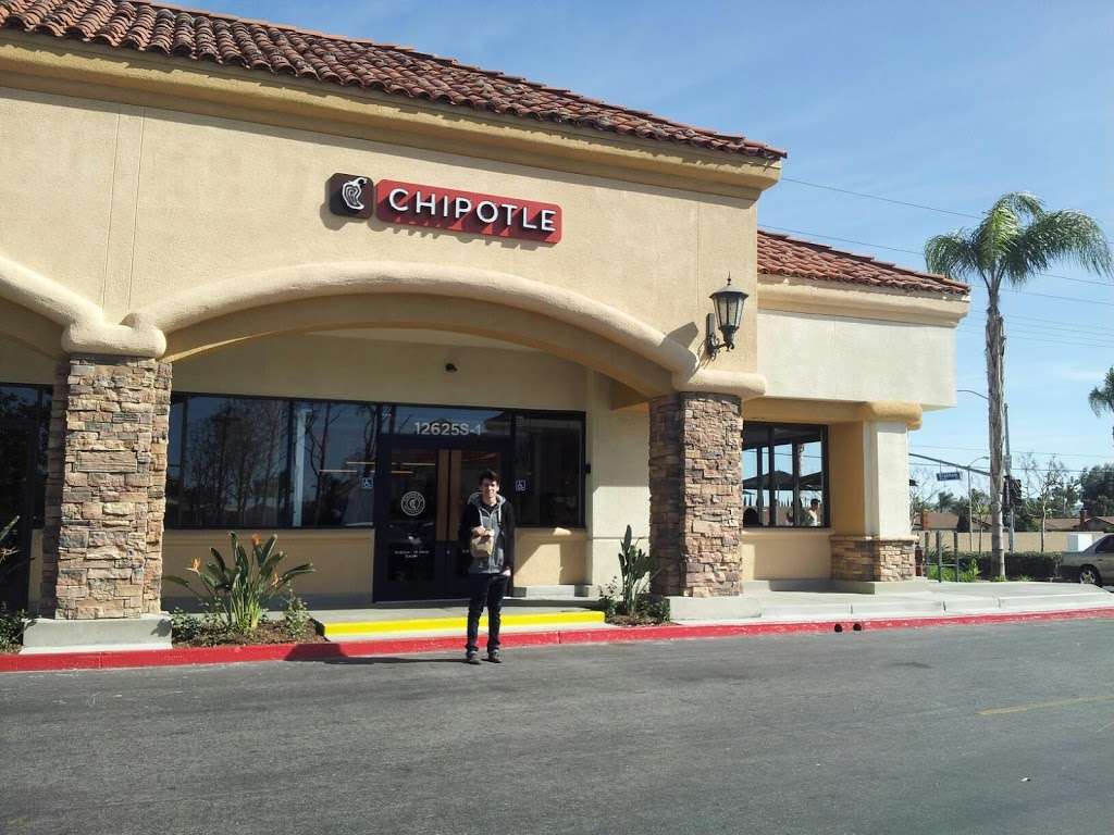 Chipotle Mexican Grill | 12625 Frederick St Ste S-1, Moreno Valley, CA 92553 | Phone: (951) 269-2429