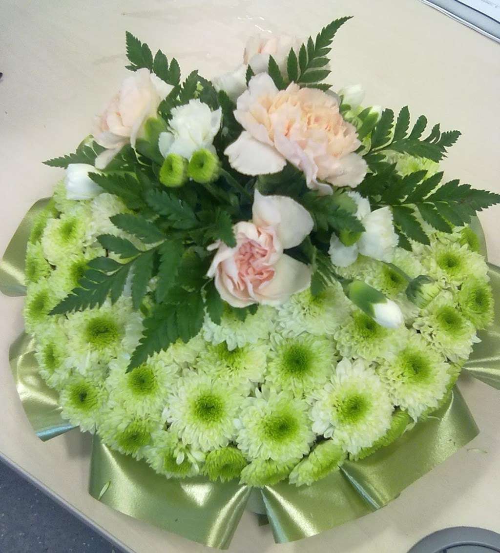 The Little Flower Shop | 30 New Park Rd, London SW2 4UN, UK | Phone: 07956 335922
