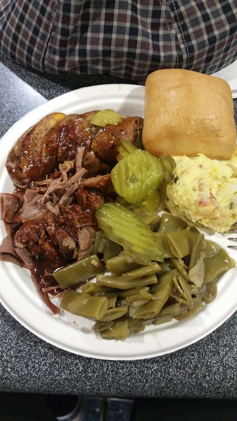 Dickeys Barbecue Pit | Terminal C, 2400 Aviation Dr Gate 6, Dallas, TX 75261, USA | Phone: (972) 973-4799