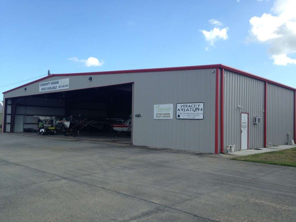 Veracity Aviation - Pearland Location | 17622 Airfield Ln, Pearland, TX 77581, USA | Phone: (830) 379-9800