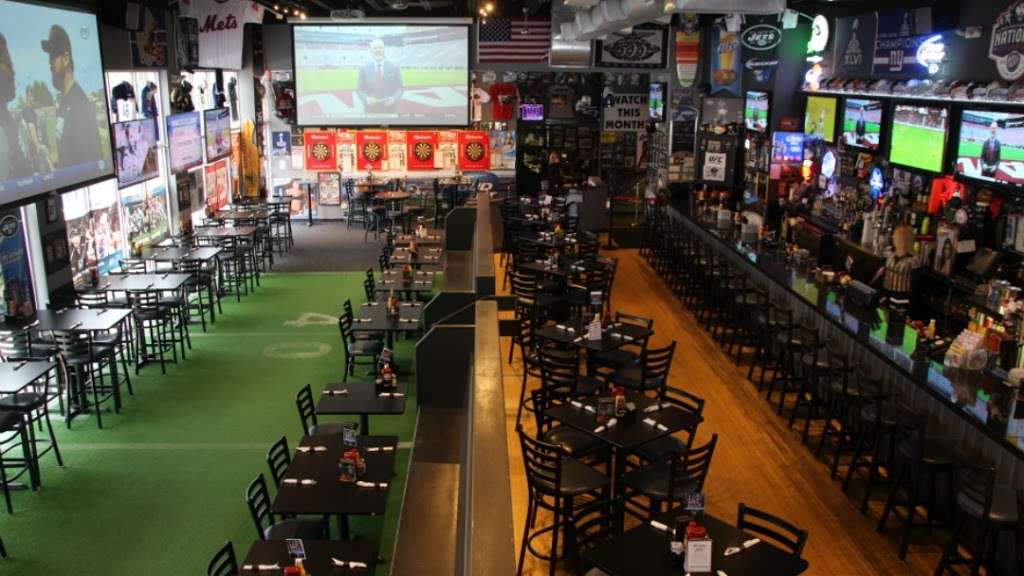1st and 10 Sports Bar & Grill | 507 Danbury Rd, New Milford, CT 06776, USA | Phone: (860) 354-1800
