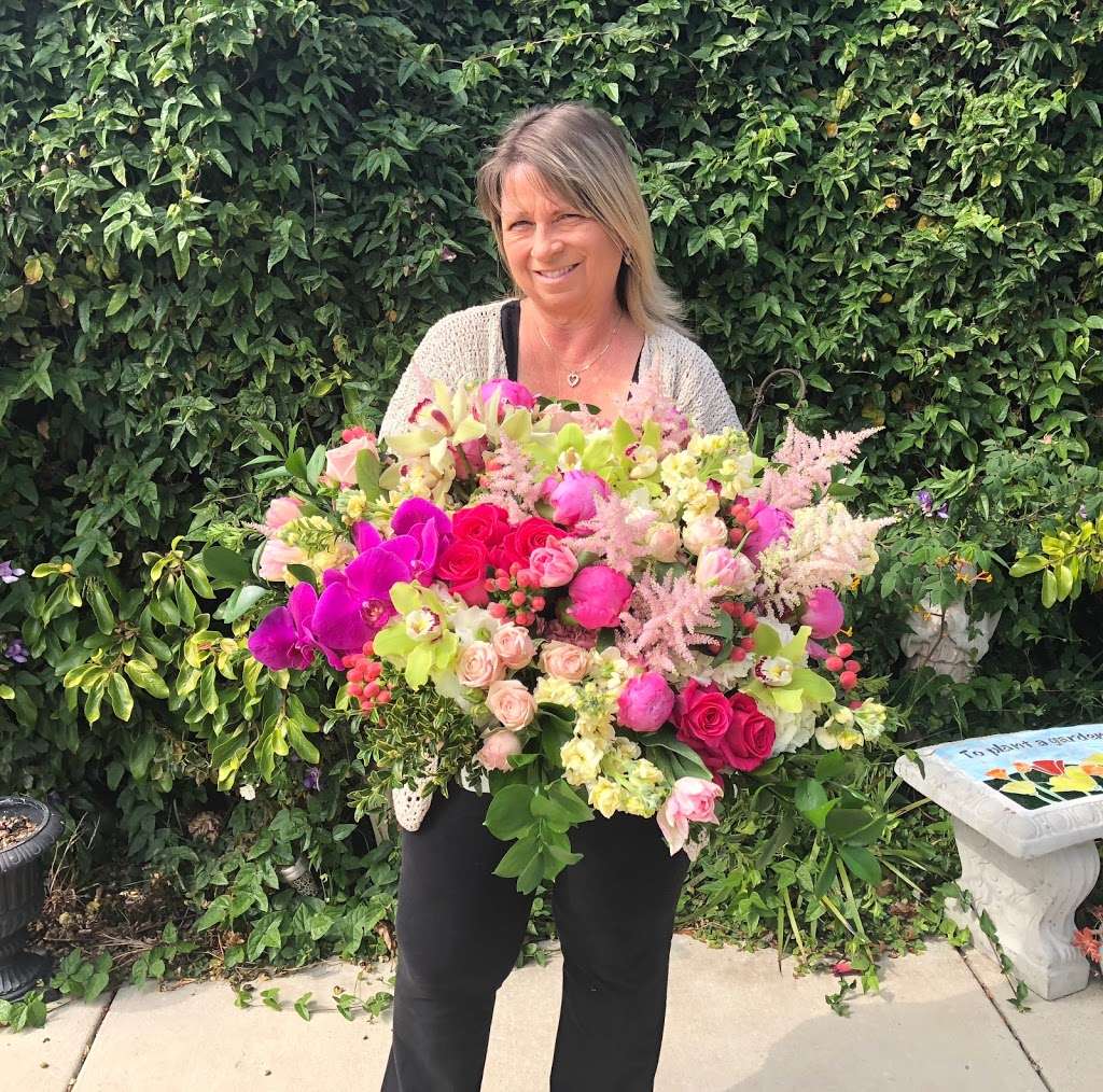 Hilarys Flowers & Such | We are a design studio ** Please call before dropping by thank you we would love to hear from you, 850 California St, El Segundo, CA 90245, USA | Phone: (310) 414-9557