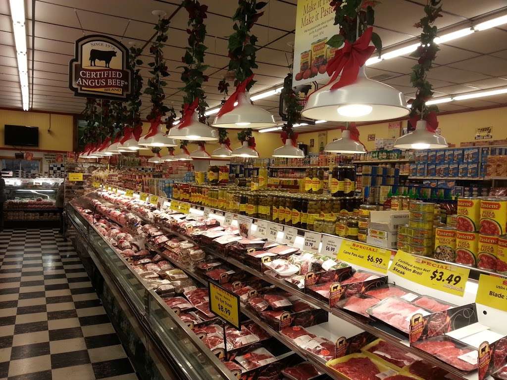 McKinnons Market & Super Butcher Shop Danvers | 73 Holten St, Danvers, MA 01923, USA | Phone: (978) 774-0479